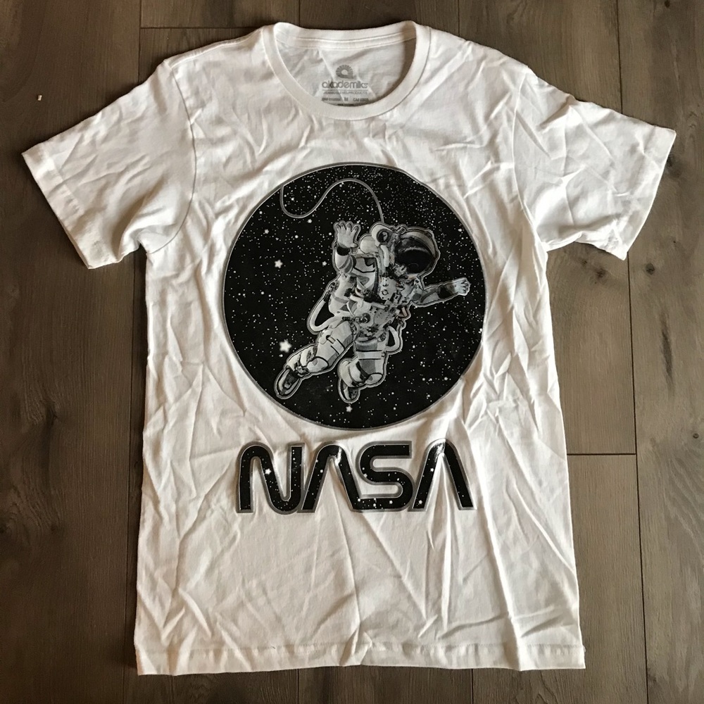 Graphic tee